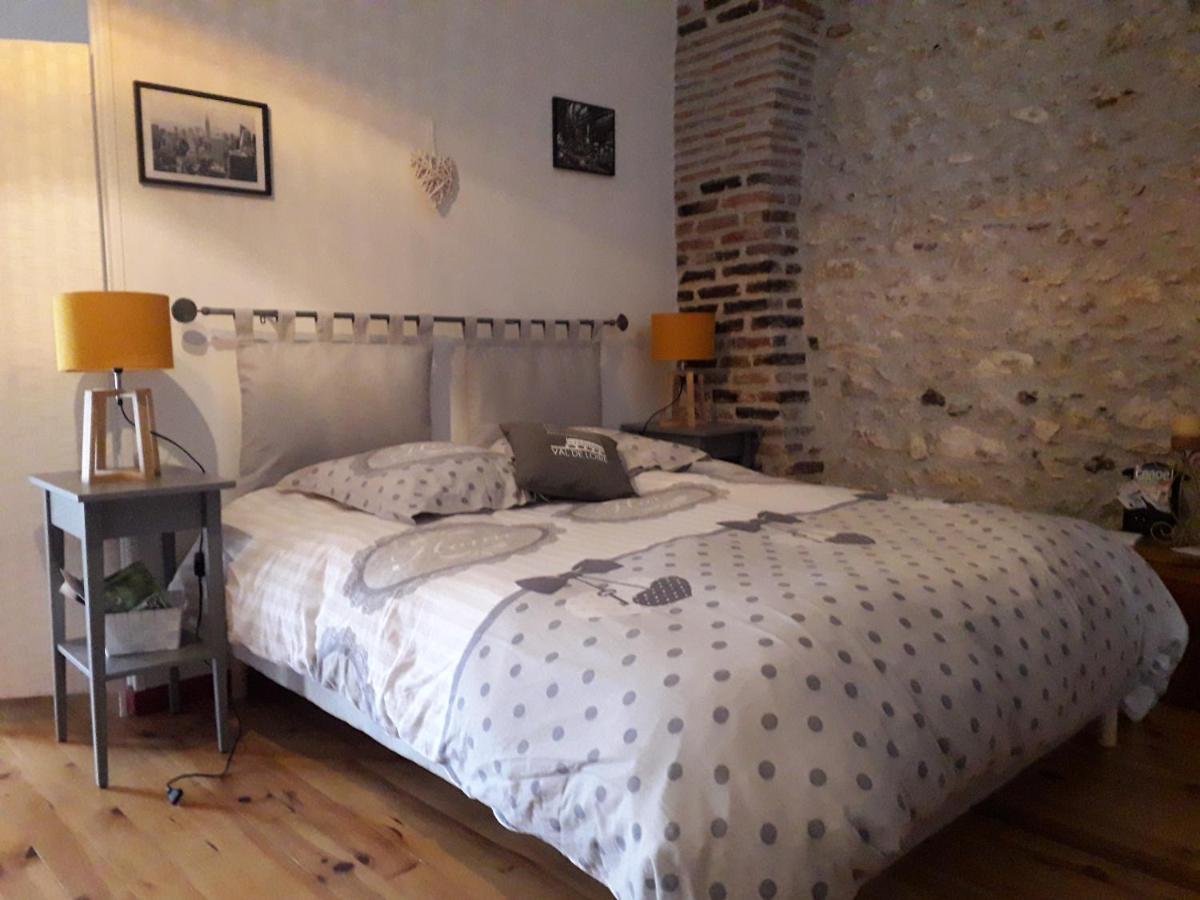 Bed and Breakfast Les Hirondelles Onzain Exterior foto