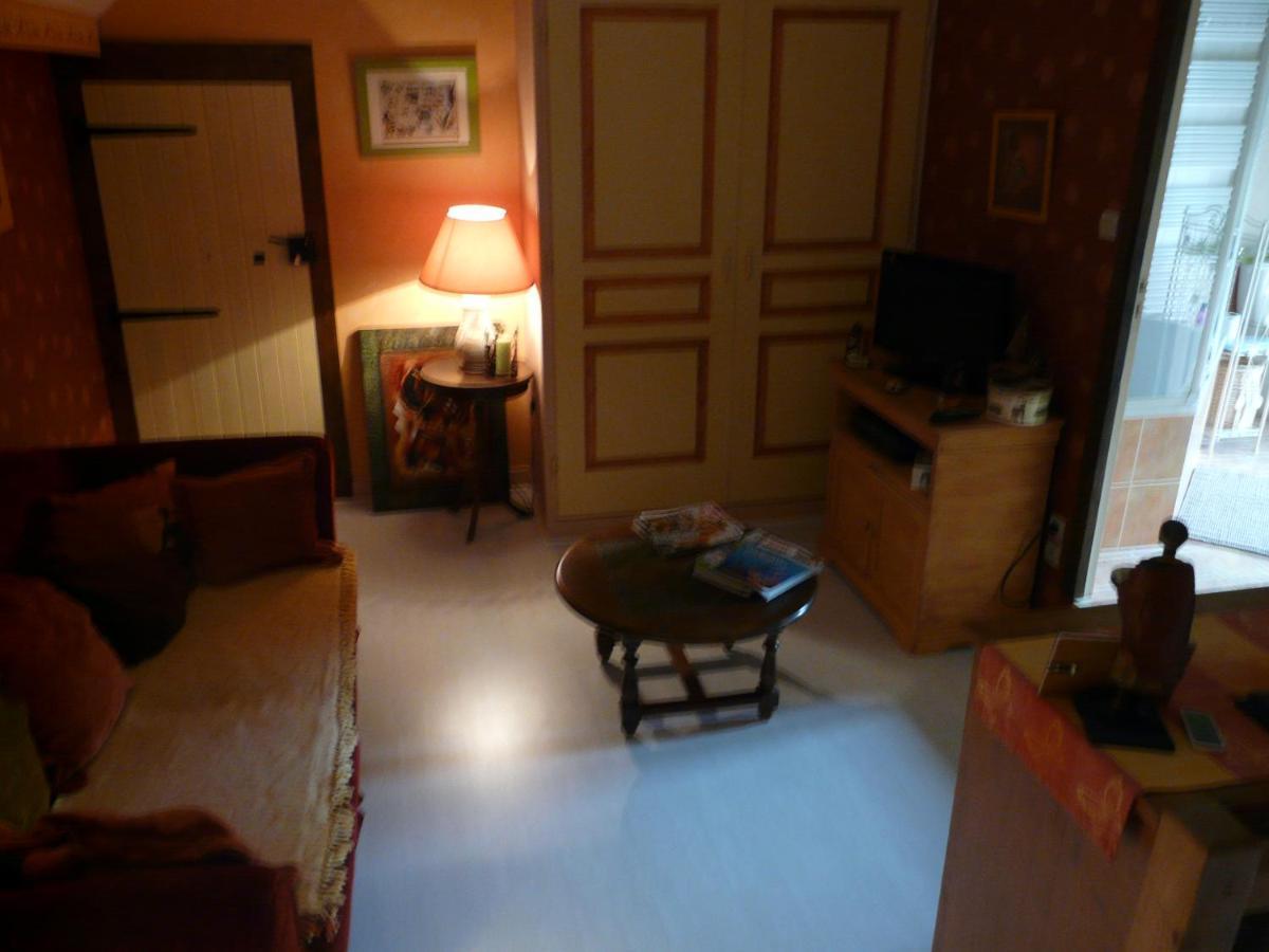 Bed and Breakfast Les Hirondelles Onzain Exterior foto